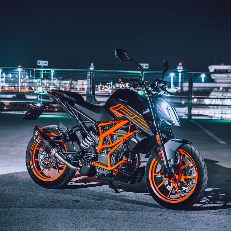 The Ultimate KTM 250 Duke Guide: Tech, Navigation, and How to Keep It Safe